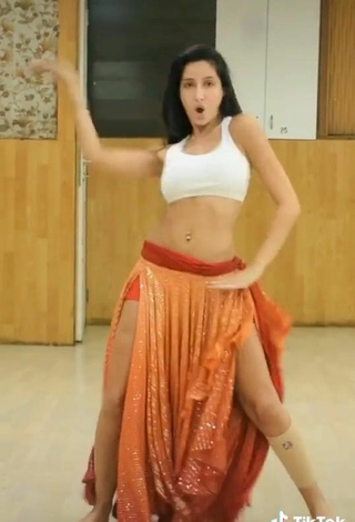 2. Sexy Nora Fatehi in White Crop Top while doing Dance