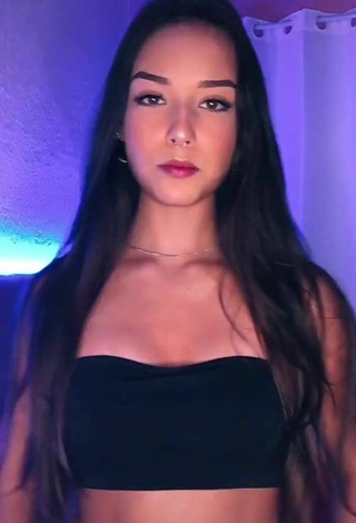 Sexy Julia Rossi in Black Crop Top