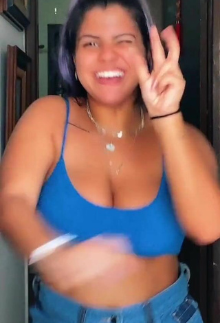 Hottest Julia Antunes Shows Cleavage and Bouncing Boobs in Blue Crop Top