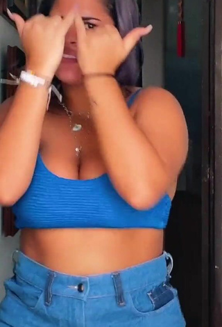 2. Hottest Julia Antunes Shows Cleavage and Bouncing Boobs in Blue Crop Top