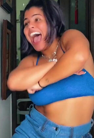 3. Hottest Julia Antunes Shows Cleavage and Bouncing Boobs in Blue Crop Top