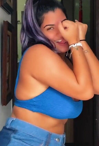 5. Hottest Julia Antunes Shows Cleavage and Bouncing Boobs in Blue Crop Top