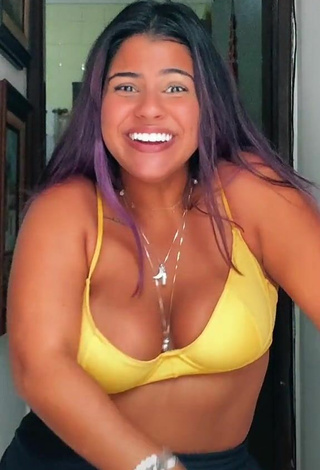 3. Pretty Julia Antunes Shows Cleavage and Bouncing Boobs in Yellow Bikini Top
