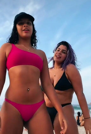 3. Sexy Julia Antunes Shows Cleavage in Bikini at the Beach