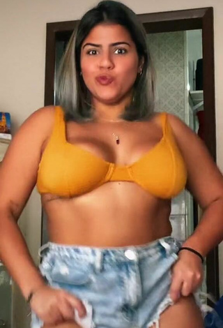 2. Sexy Julia Antunes Shows Cleavage and Bouncing Boobs in Yellow Bikini Top