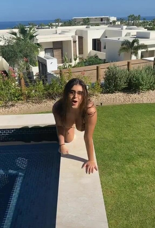 2. Sexy Kalani Hilliker Shows Cleavage in Bikini