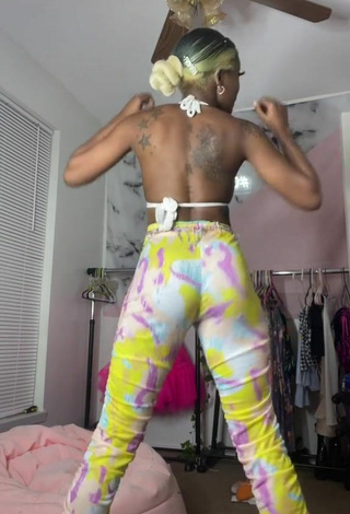5. Sexy Kam Tunechi in White Bikini Top while Twerking