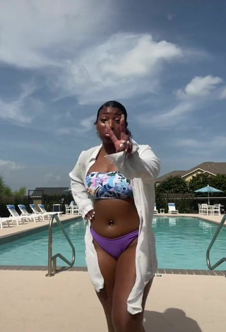 3. Cute Keara Wilson in Bikini at the Swimming Pool