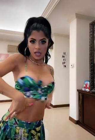 4. Attractive Kimberly Flores Shows Cleavage in Crop Top