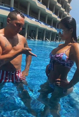 5. Hot Kimberly Flores Shows Cleavage in Bikini at the Pool