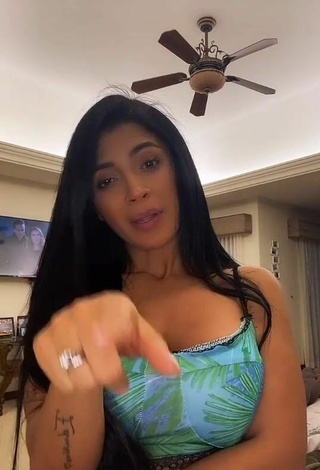 2. Sexy Kimberly Flores Shows Cleavage