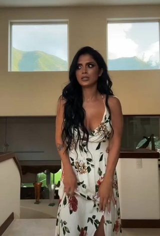 4. Sexy Kimberly Flores Shows Cleavage in Floral Dress