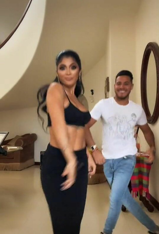 4. Sexy Kimberly Flores Shows Cleavage in Black Crop Top
