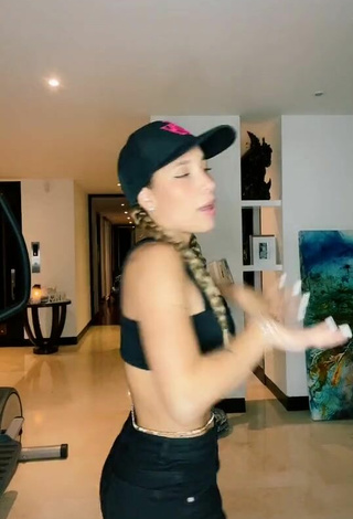 2. Hot Luisa Fernanda Cataño Ríos in Black Crop Top