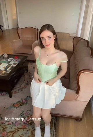 Beautiful Magui Ansuz Shows Cleavage in Sexy Light Green Top