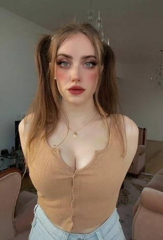 2. Beautiful Magui Ansuz Shows Cleavage in Sexy Beige Crop Top