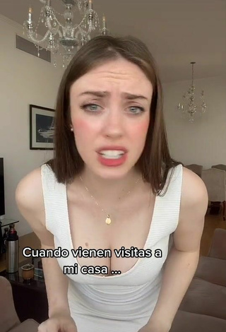 4. Sexy Magui Ansuz Shows Cleavage in White Dress
