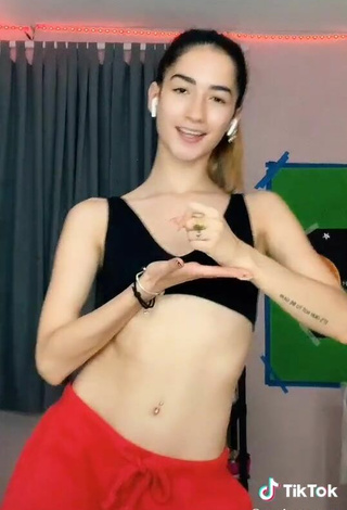 5. Sexy Mariana Casanova in Black Crop Top