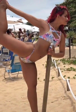 4. Mayca Delduque Looks Cute in Floral Bikini at the Beach