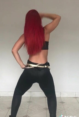 5. Sexy Mayca Delduque in Black Leggings while Twerking