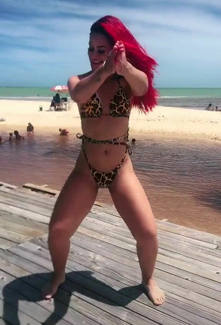 1. Cute Mayca Delduque Shows Butt at the Beach