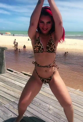 4. Cute Mayca Delduque Shows Butt at the Beach