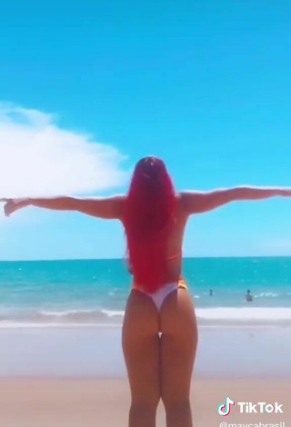 5. Hot Mayca Delduque Shows Butt at the Beach