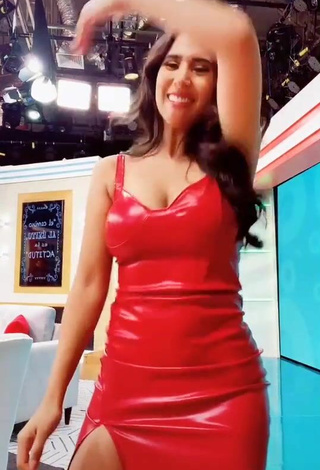 3. Sexy Melissa Paredes Shows Cleavage in Red Dress