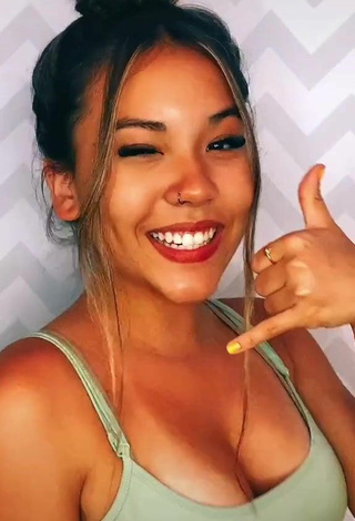 Beautiful Michelly Ioshiko Tanino Shows Cleavage and Bouncing Boobs