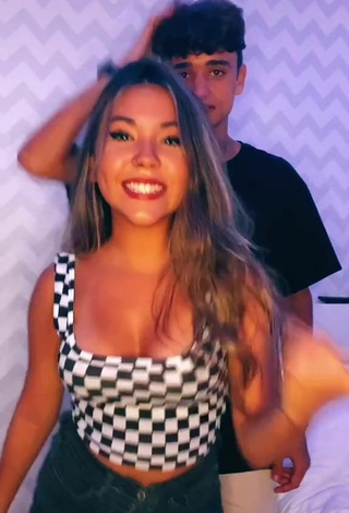 2. Cute Michelly Ioshiko Tanino Shows Cleavage and Bouncing Boobs in Checkered Crop Top