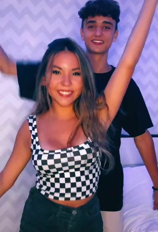 4. Cute Michelly Ioshiko Tanino Shows Cleavage and Bouncing Boobs in Checkered Crop Top