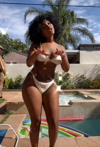 5. Erotic Mikeila Jones in White Bikini at the Swimming Pool
