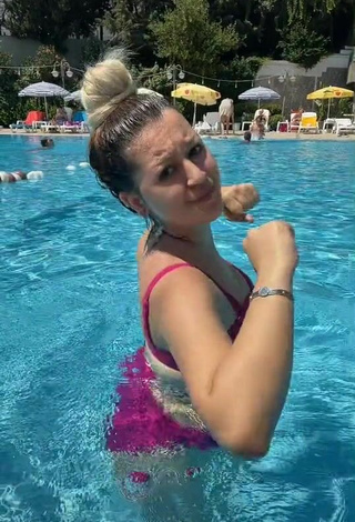 4. Sexy Miray Aktağ in Pink Bikini at the Swimming Pool
