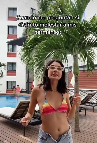 4. Beautiful Michelle Mendizábal in Sexy Bikini Top at the Swimming Pool