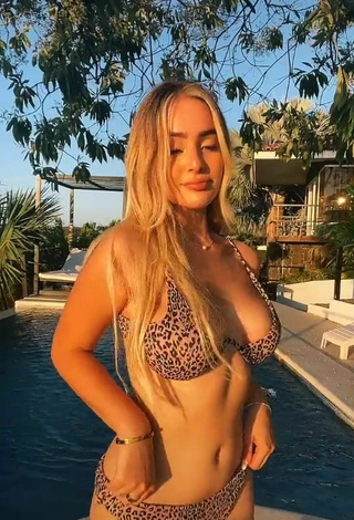 5. Dazzling Nicolle Figueroa in Inviting Leopard Bikini and Bouncing Tits at the Swimming Pool