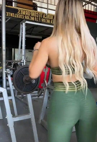 2. Hot Nicolle Figueroa Shows Cleavage in Olive Sport Bra and Bouncing Boobs in the Sports Club