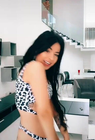 3. Sexy Nicks Vieira Shows Butt