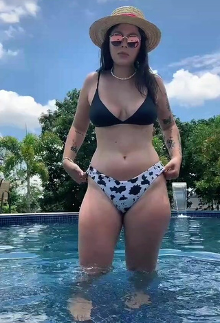 2. Sweetie Nina Castanheira Shows Cleavage in Black Bikini Top at the Pool