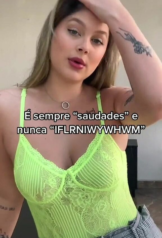 Sexy Nina Castanheira Shows Cleavage in Lime Green Top