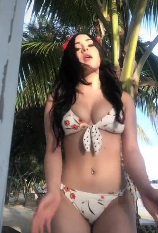 5. Beautiful Ónice Flores Shows Cleavage in Sexy Floral Bikini and Bouncing Boobs