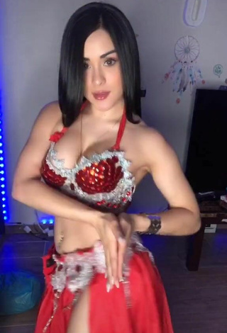 3. Cute Ónice Flores Shows Cleavage in Bra and Bouncing Boobs while doing Belly Dance