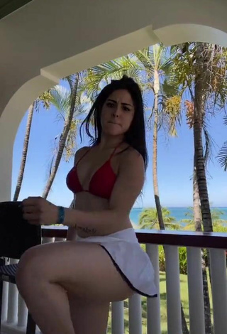 4. Sexy Ónice Flores Shows Cleavage in Red Bikini Top and Bouncing Boobs