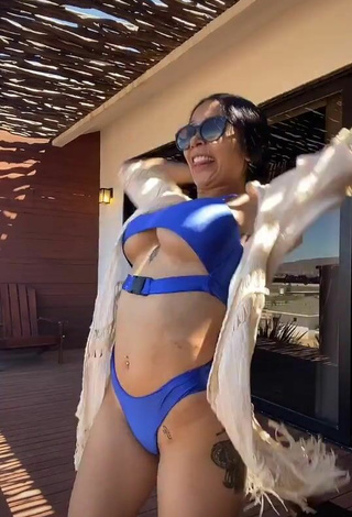 3. Sexy Pao Castillo Shows Cleavage in Blue Bikini and Bouncing Boobs