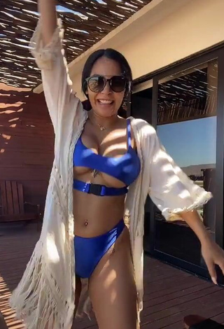 5. Sexy Pao Castillo Shows Cleavage in Blue Bikini and Bouncing Boobs