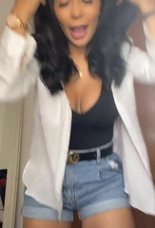 Sweetie Pao Castillo Shows Cleavage in Black Top and Bouncing Boobs