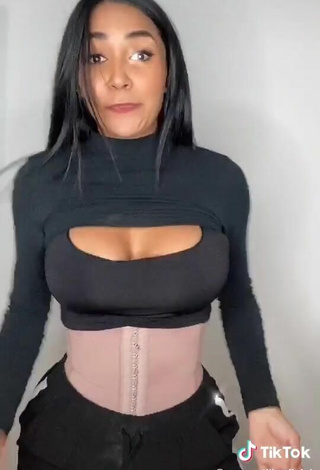 5. Hot Pao Castillo Shows Cleavage in Beige Corset and Bouncing Boobs