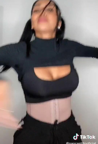 4. Sexy Pao Castillo Shows Cleavage in Beige Corset and Bouncing Boobs