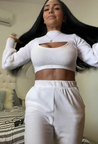 Hottie Pao Castillo Shows Cleavage in White Crop Top
