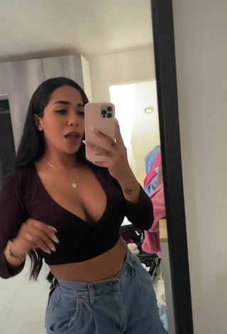 3. Beautiful Pao Castillo Shows Cleavage in Sexy Black Crop Top
