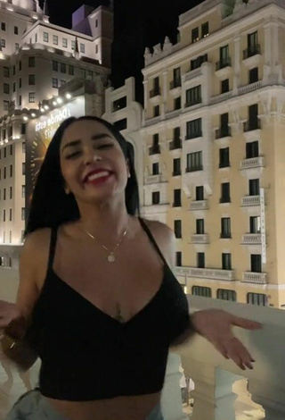 3. Cute Pao Castillo Shows Cleavage in Black Crop Top and Bouncing Tits